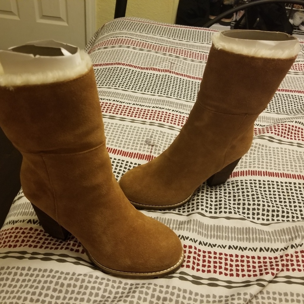 Saks fith Avenue Boots